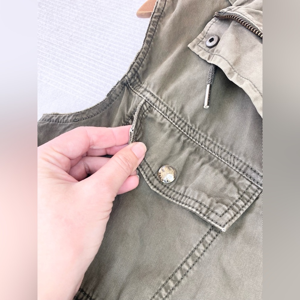 Aritzia Talula Yerwood Utility Vest - Picture 15 of 16